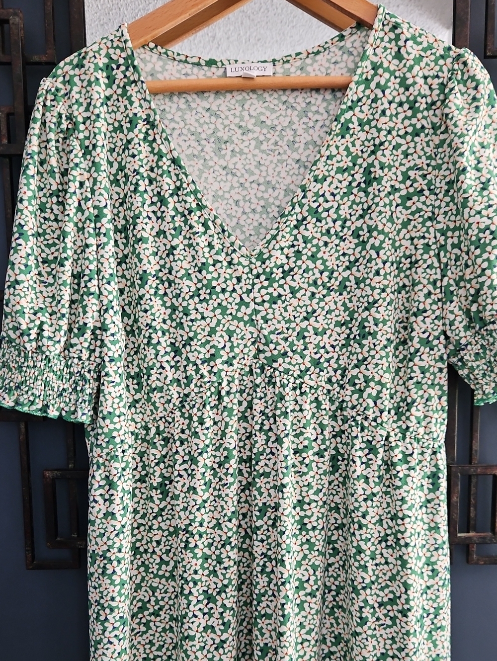 Luxology Size XL Pretty Green And White Flower Dress Ruffles